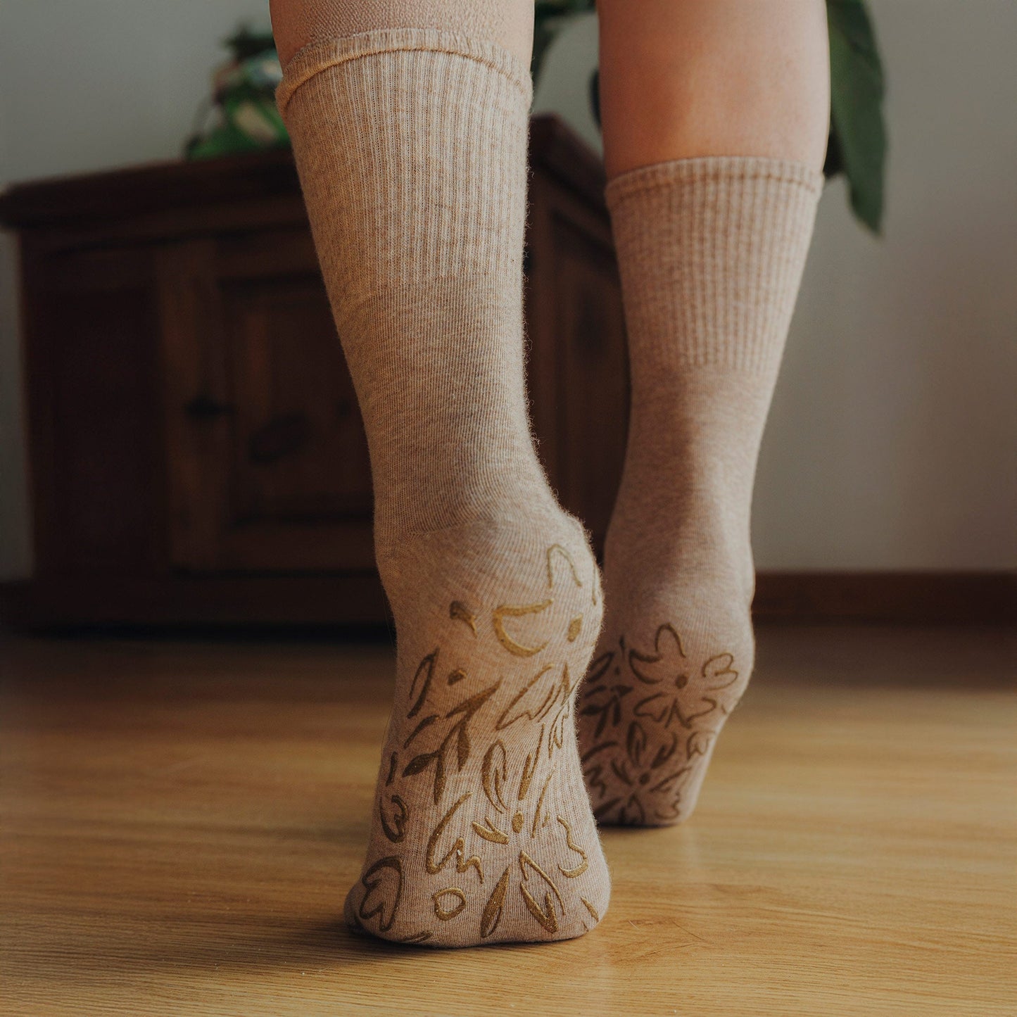 Brown Yoga Socks – Organic Cotton (1 pair)