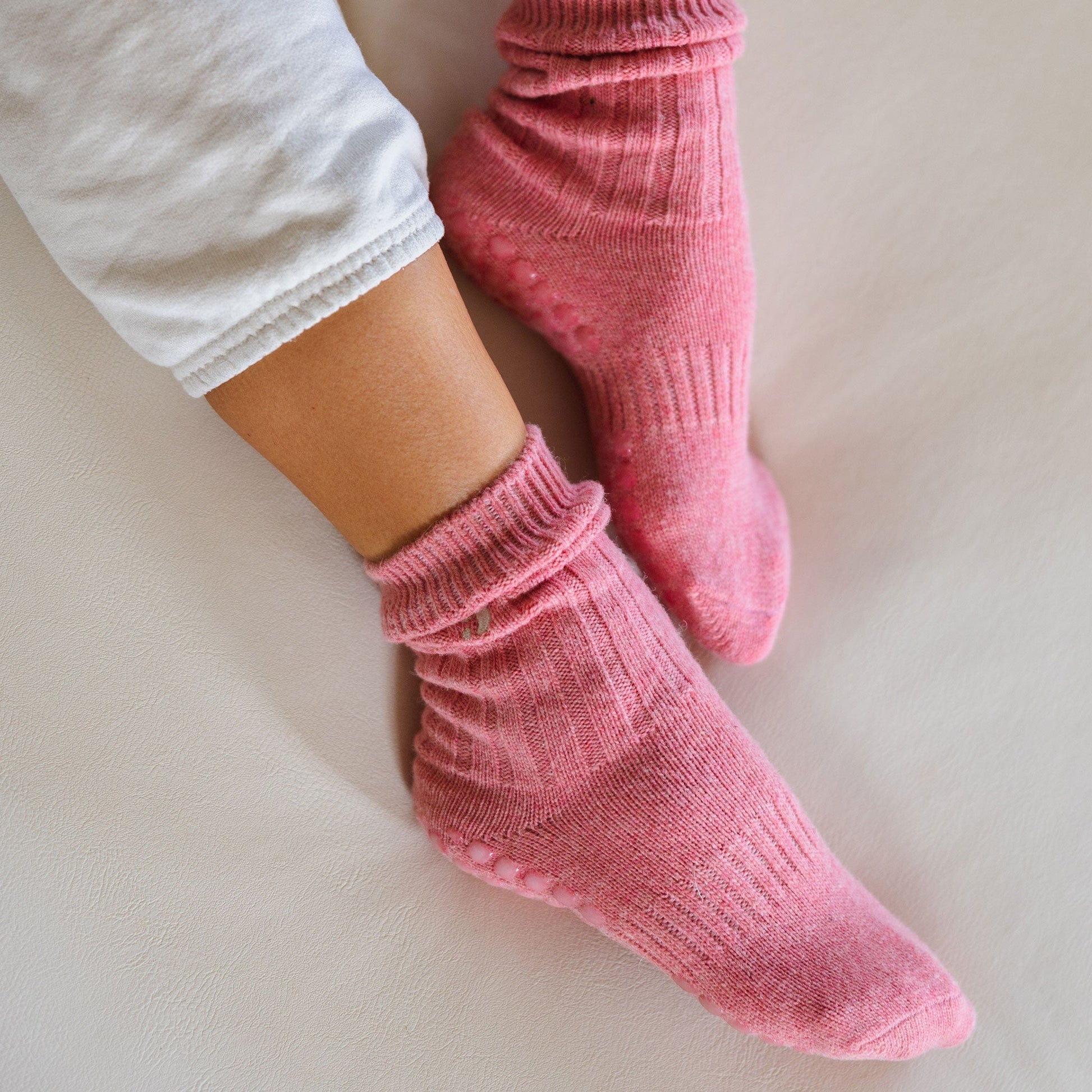 Coral Yoga Socks - Merino Wool + Non-Slip Grip (1 pair)