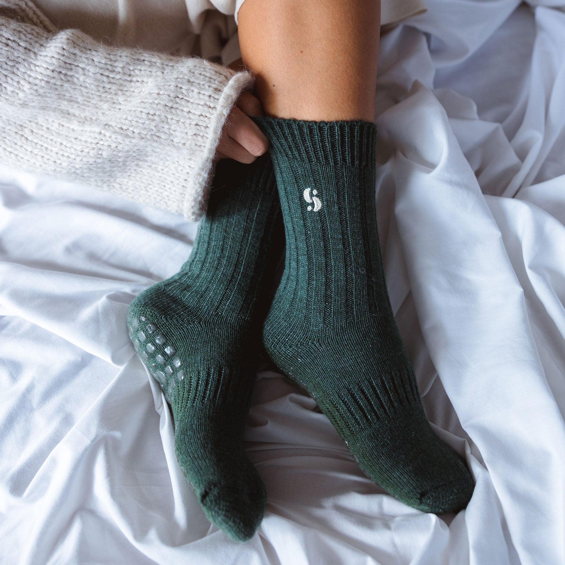 Dark Green Yoga Socks – Merino Wool (1 pair)