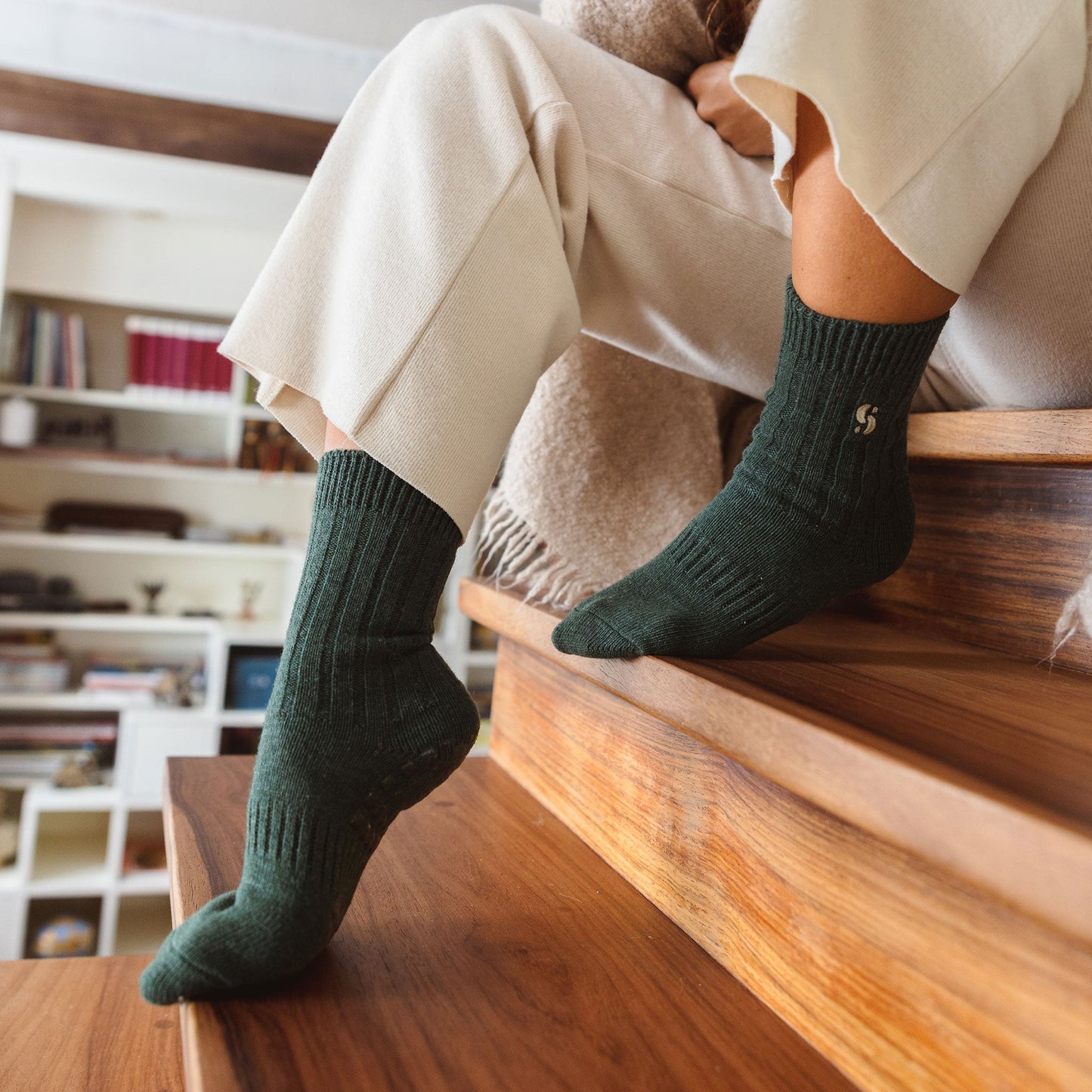 Dark Green Yoga Socks – Merino Wool (1 pair)