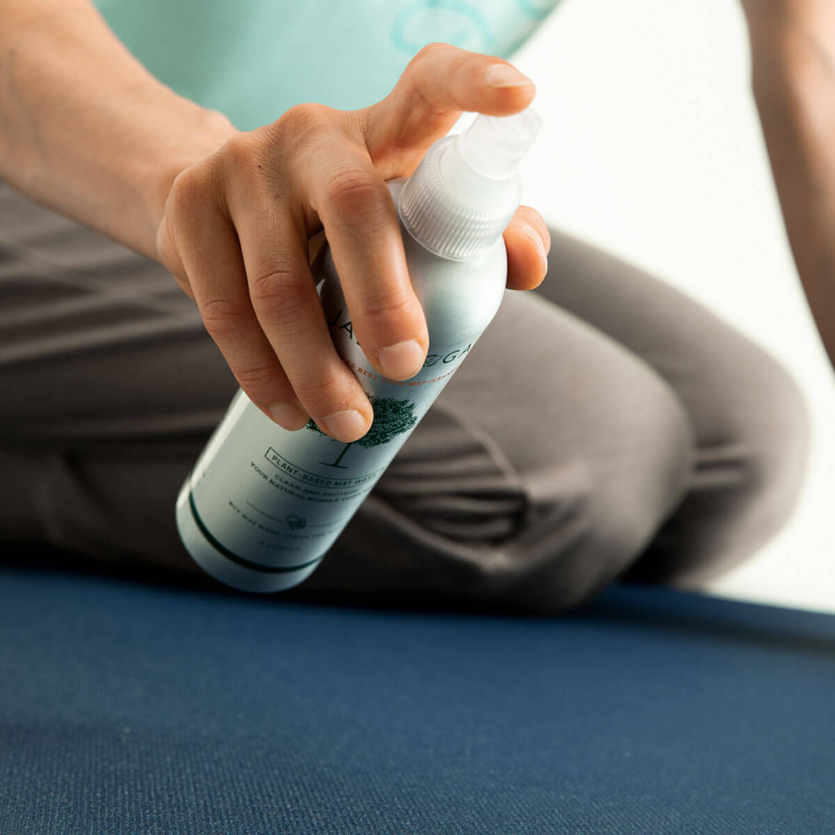 Jade Natural Yoga Mat Cleaner Spraying