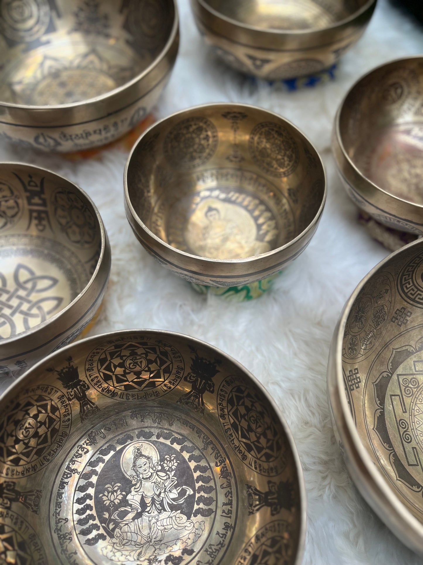 Chakra Carved Singing Bowl Set Close Up