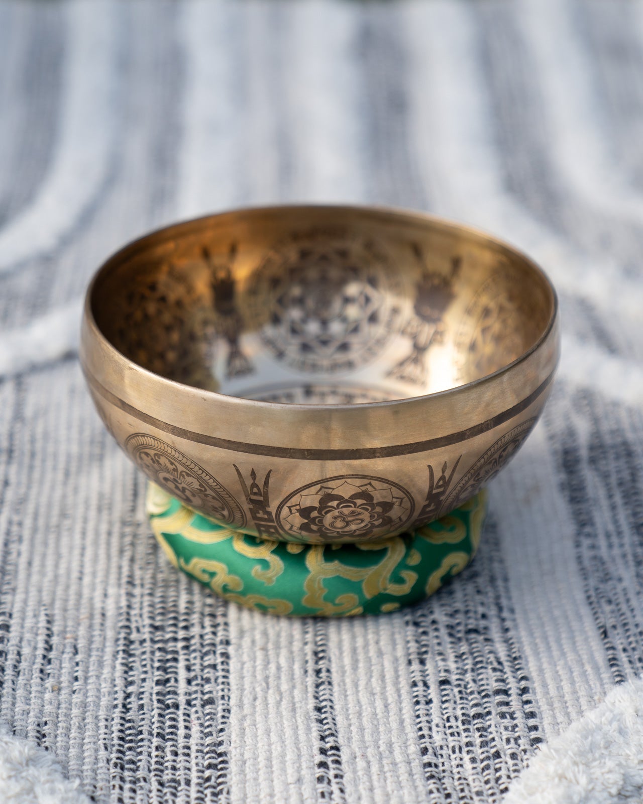 Chakra Carved Singing Bowl Set Heart