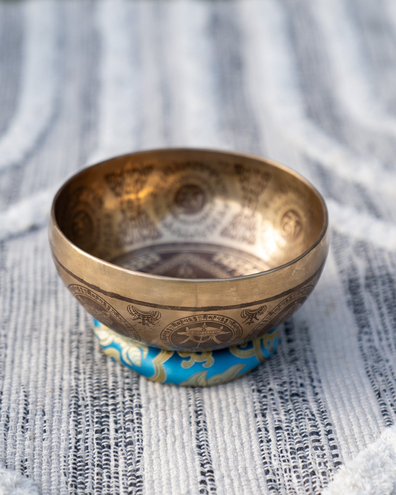 Chakra Carved Singing Bowl Set Throat