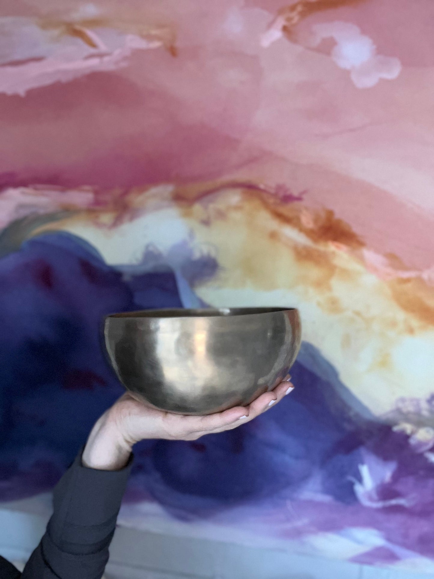 Crown Chakra Singing Bowl in B In Hand