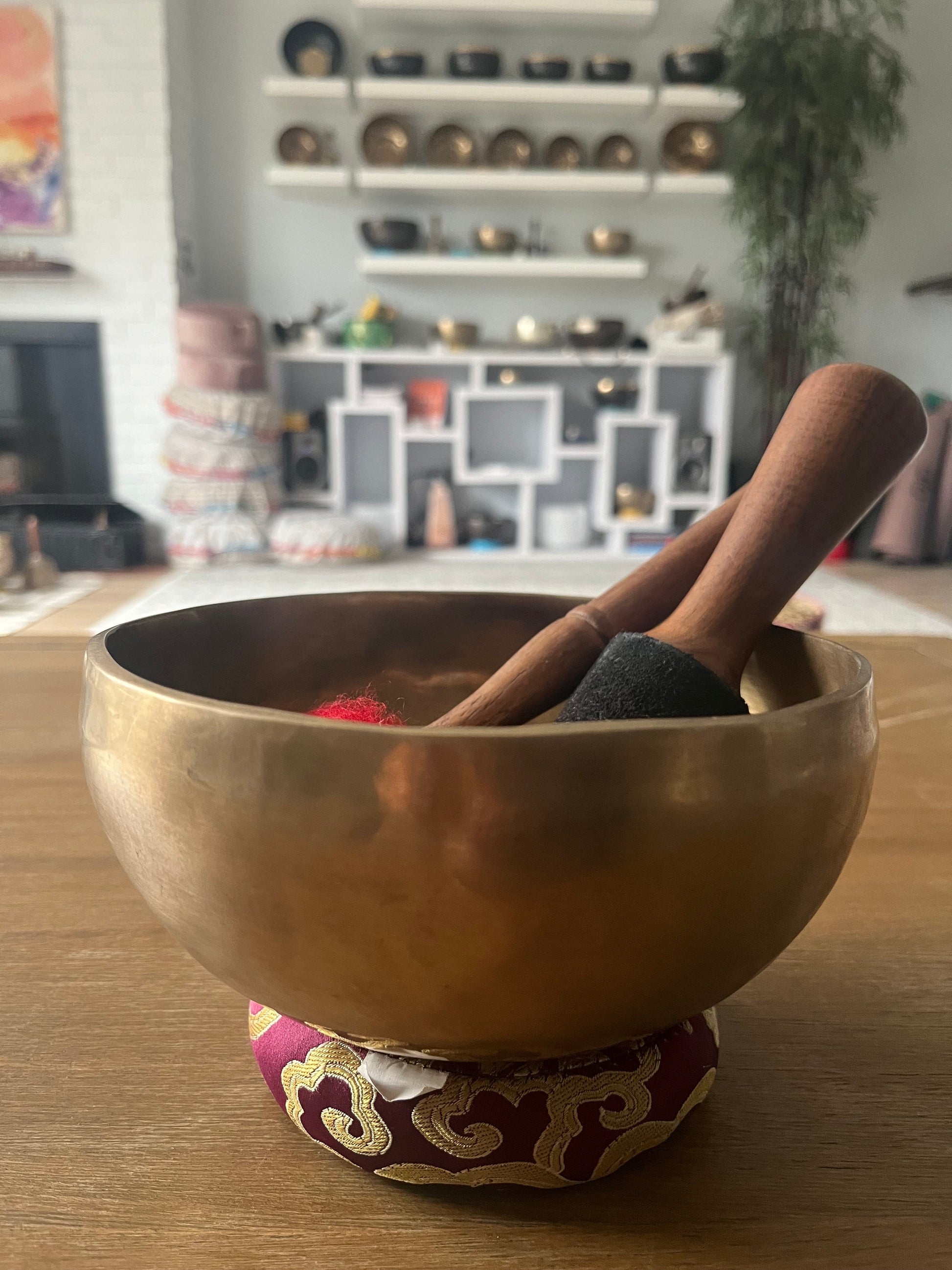 Crown Chakra Singing Bowl in B Lifestyle
