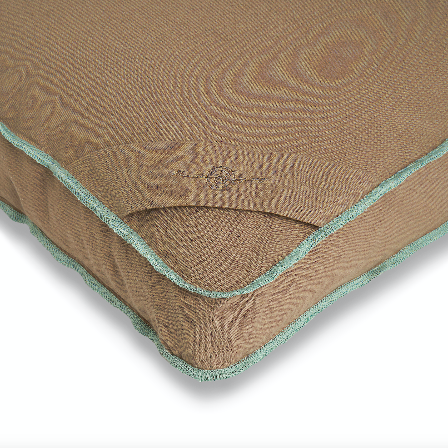 Earth Organic Meditation Cushion Set Corner Logo