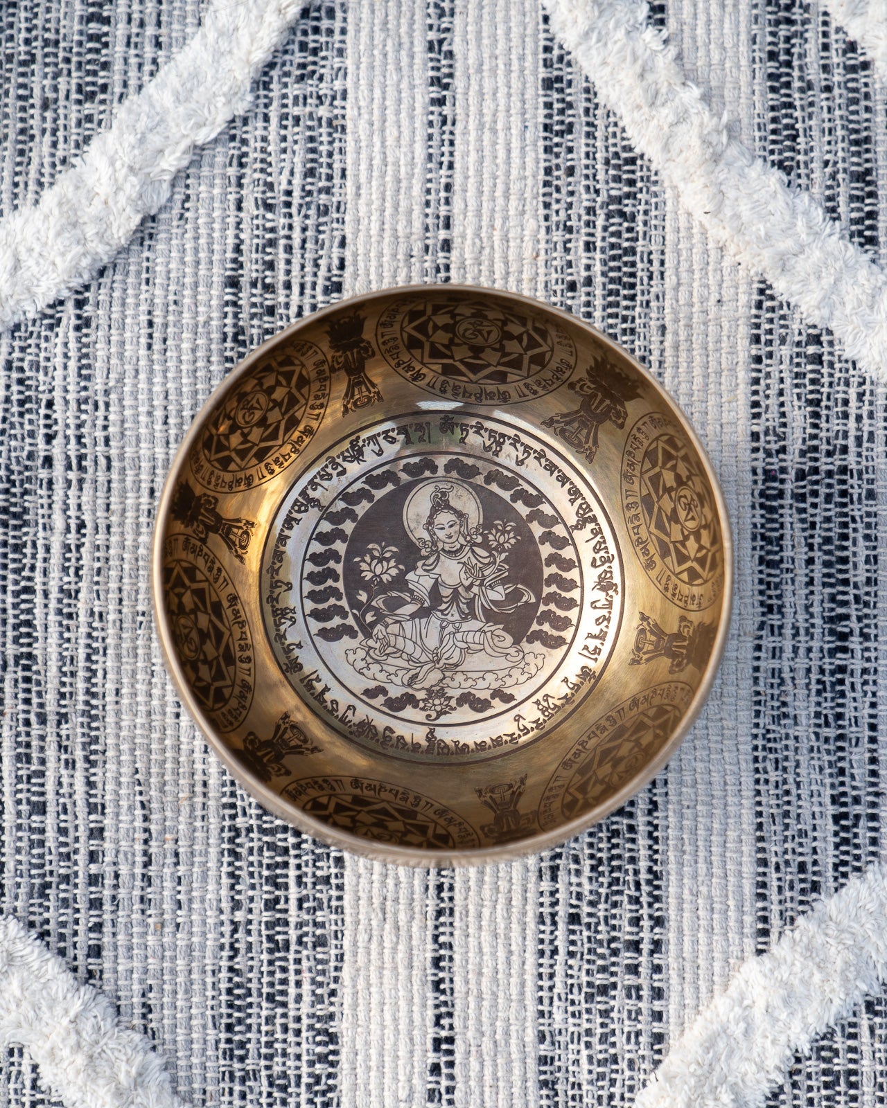 Heart Chakra Singing Bowl in F Laser Engraved