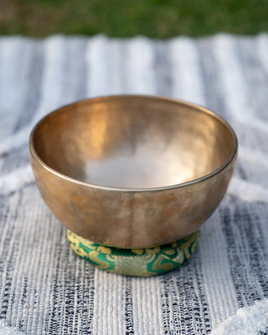 Heart Chakra Singing Bowl in F Matte