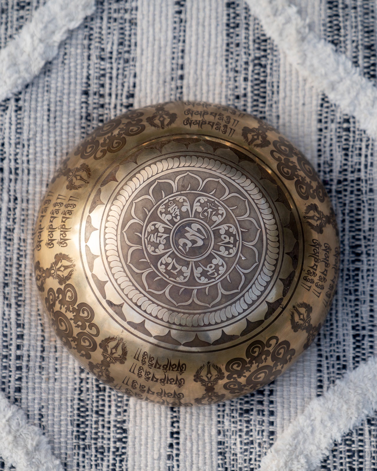 Root Chakra Singing Bowl in C Engraved Bottom