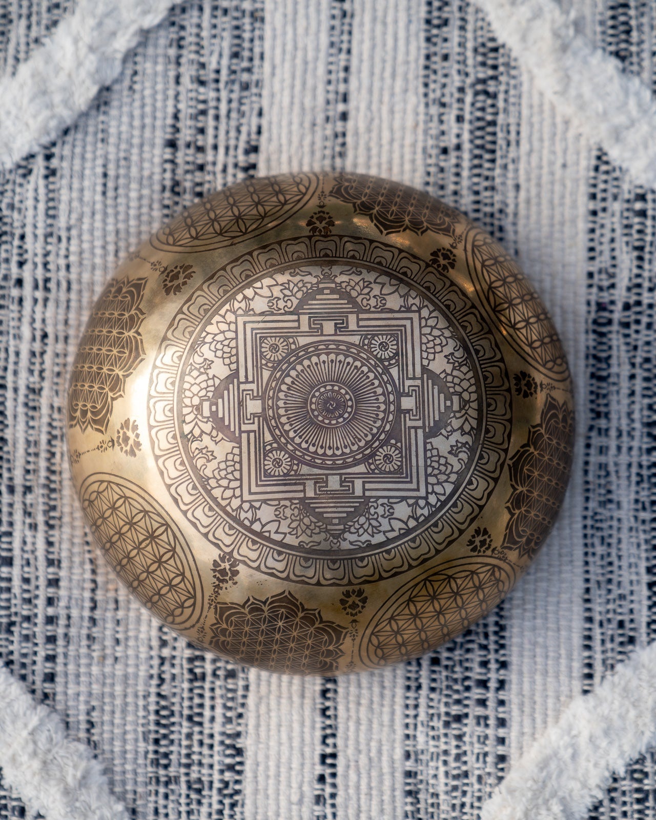 Sacral Chakra Singing Bowl in D Engraved Bottom