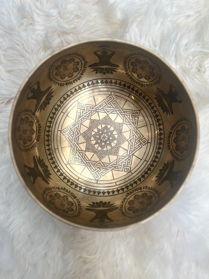 Solar Plexus Singing Bowl in E Carving Bowl
