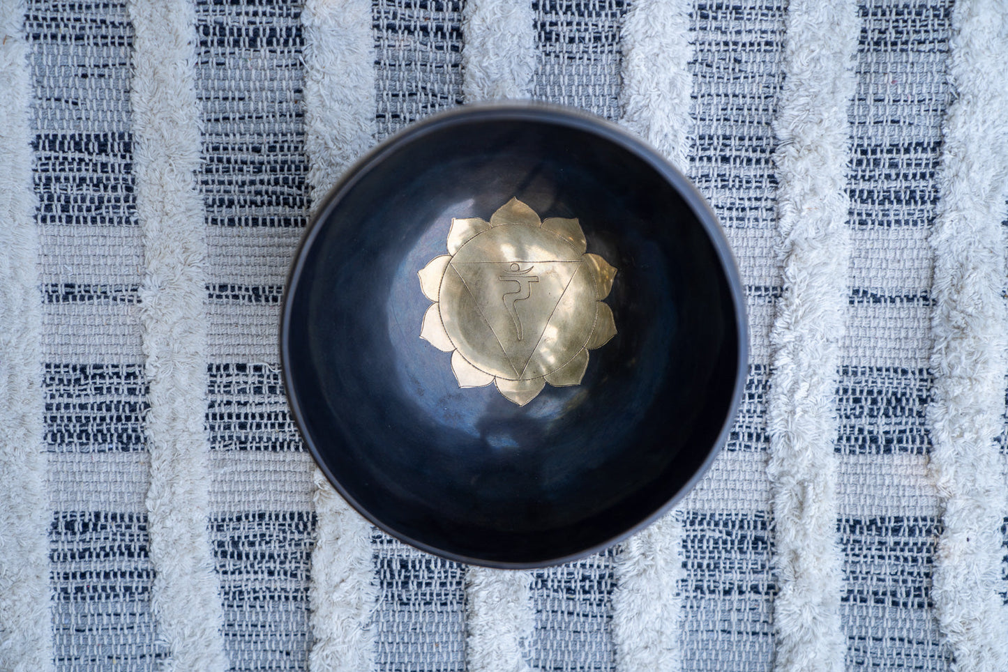 Solar Plexus Singing Bowl in E Chakra Mandala