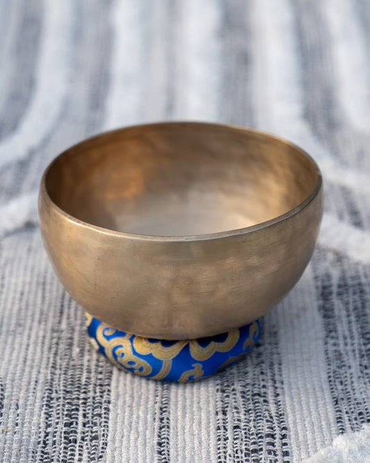 Third Eye Chakra Singing Bowl in A Matte Finish