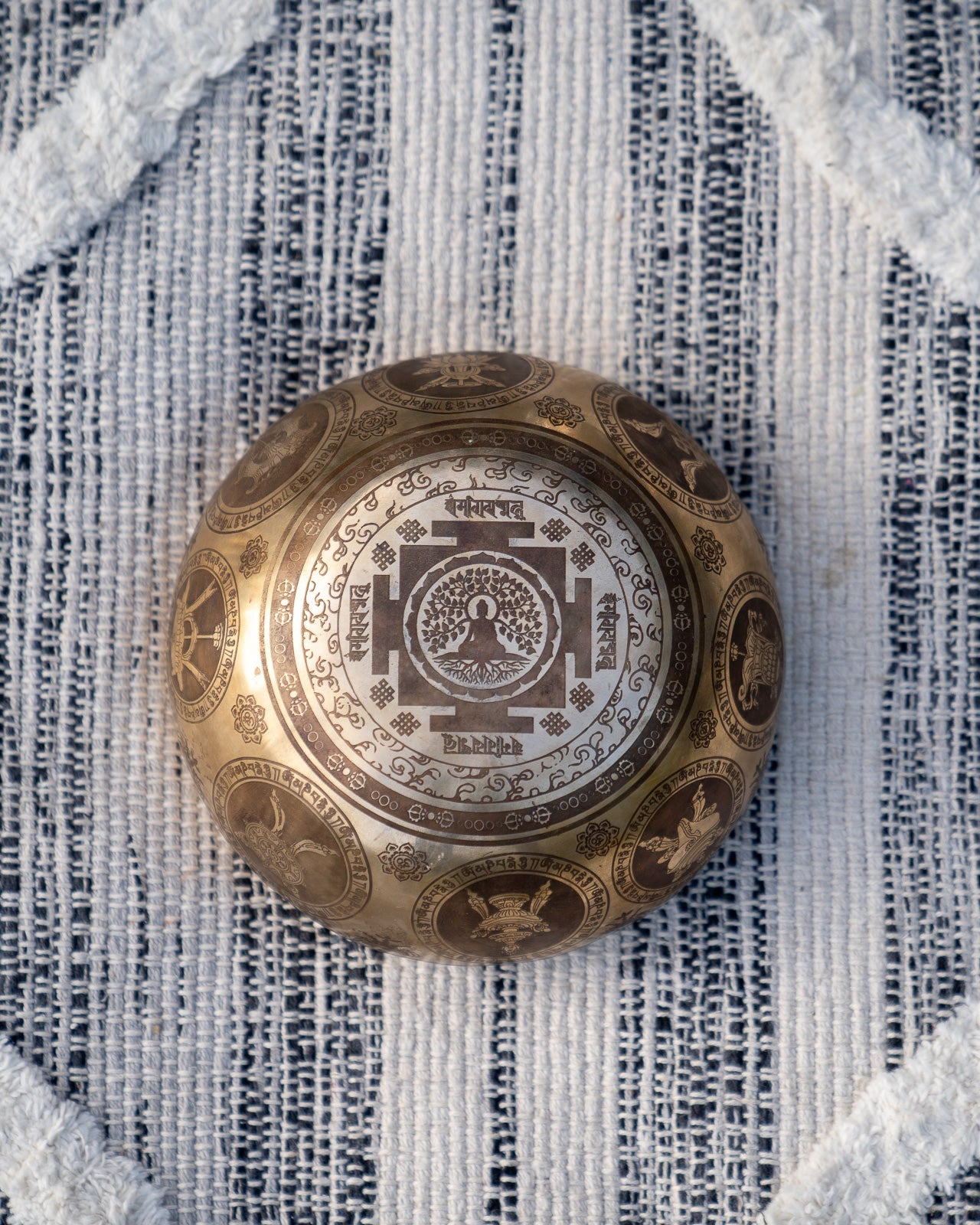 Throat Chakra Singing Bowl in G Engraved Bottom