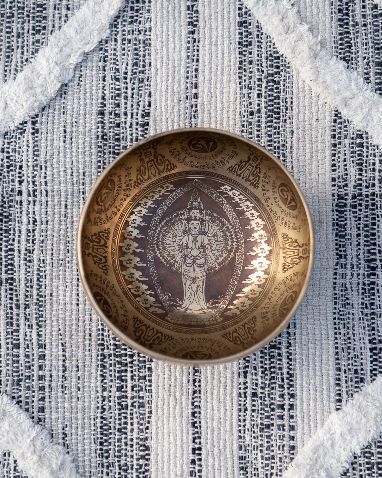 Throat Chakra Singing Bowl in G Engraved Bowl