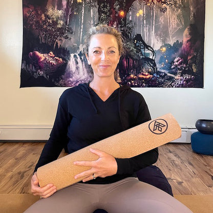 Niki shares her experience with her Flux cork yoga mat