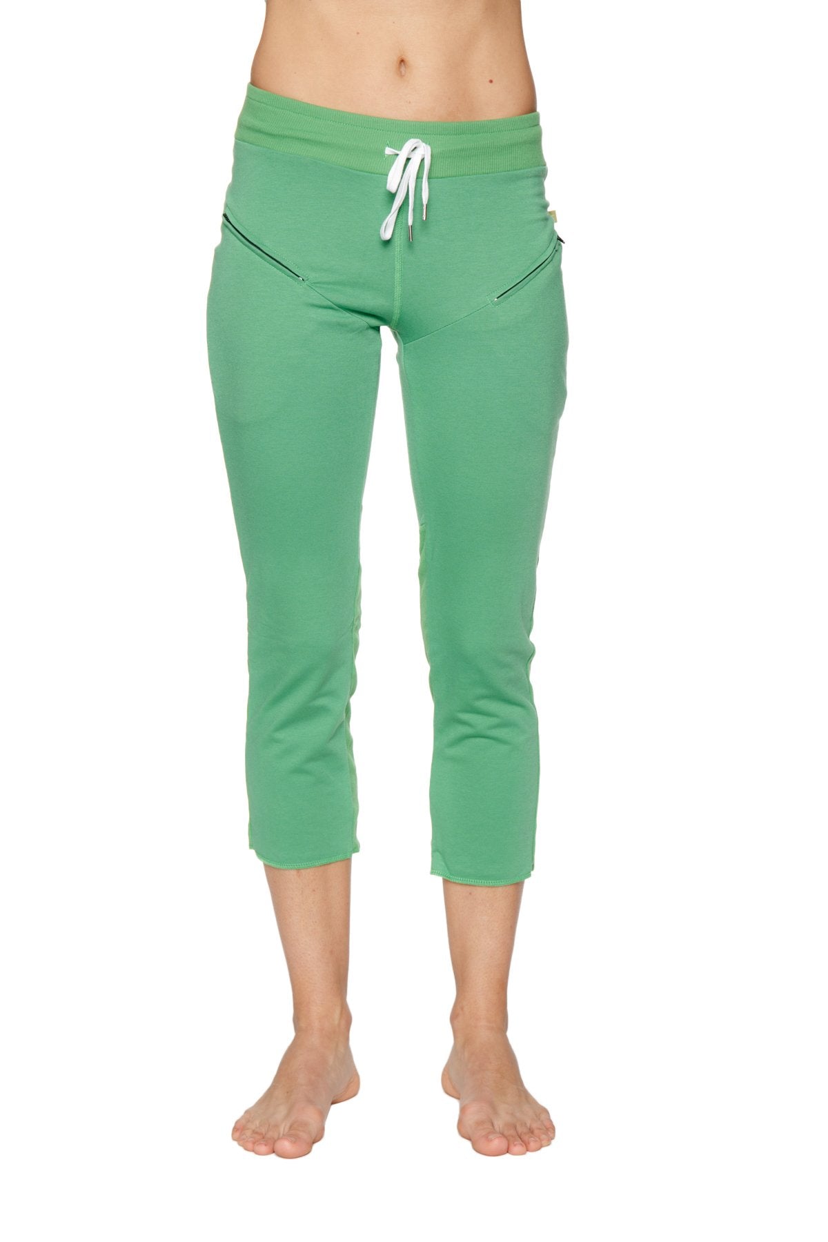 4/5 Length Zipper Pocket Capri Yoga Pants (Bamboo Green) Front