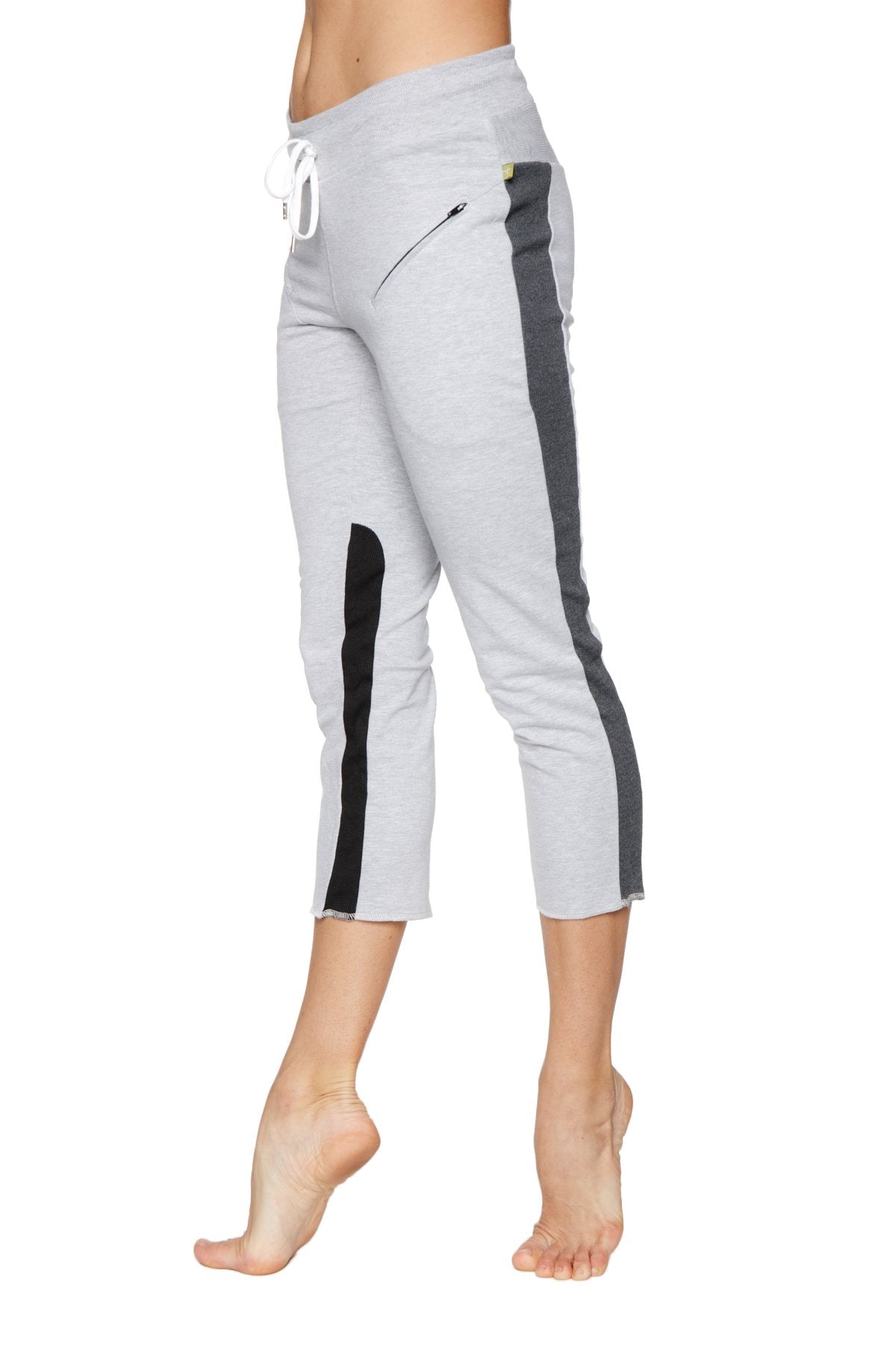 4/5 Length Zipper Pocket Capri Yoga Pants (Slate Grey) Side